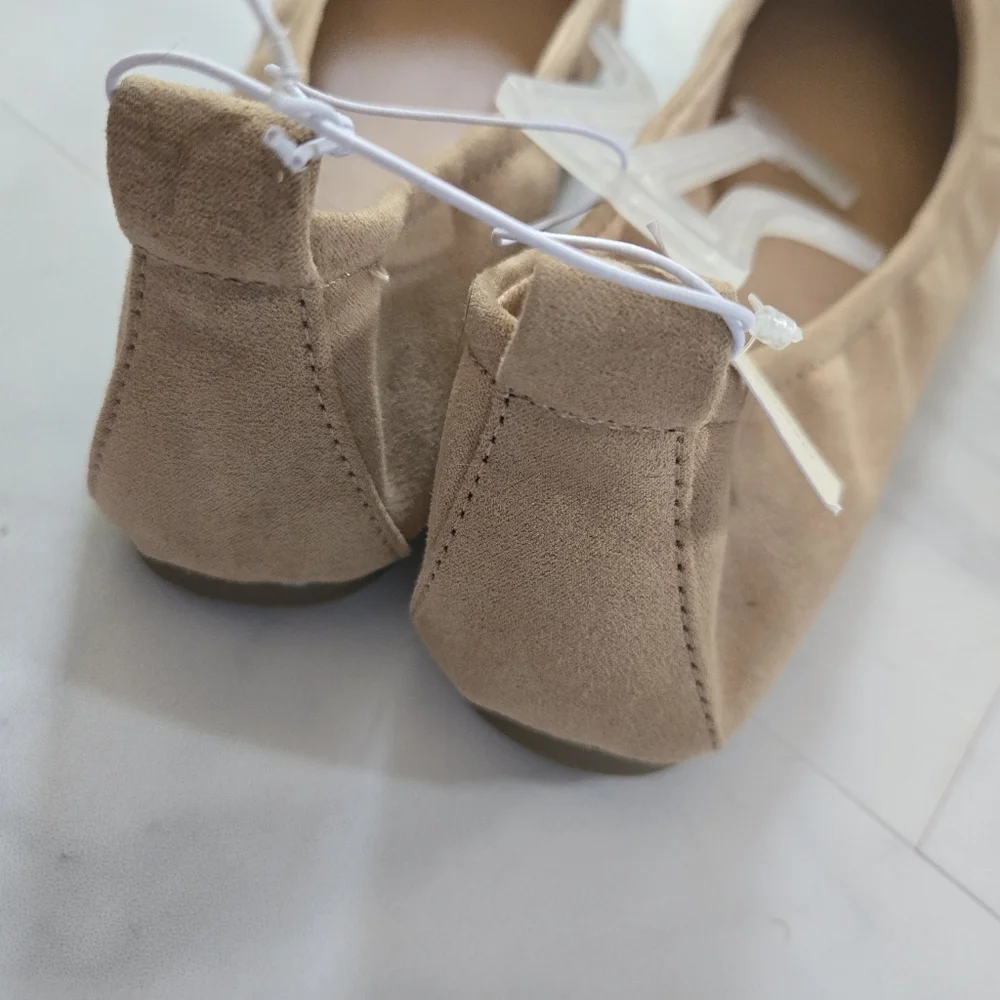 Universal Thread NWT Nude Beige Ballet Flats Size 10 - Picture 5 of 7
